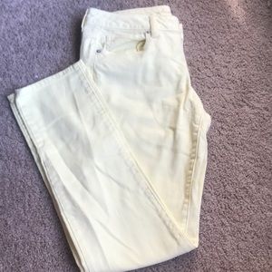 AEO pale yellow skinny jeans